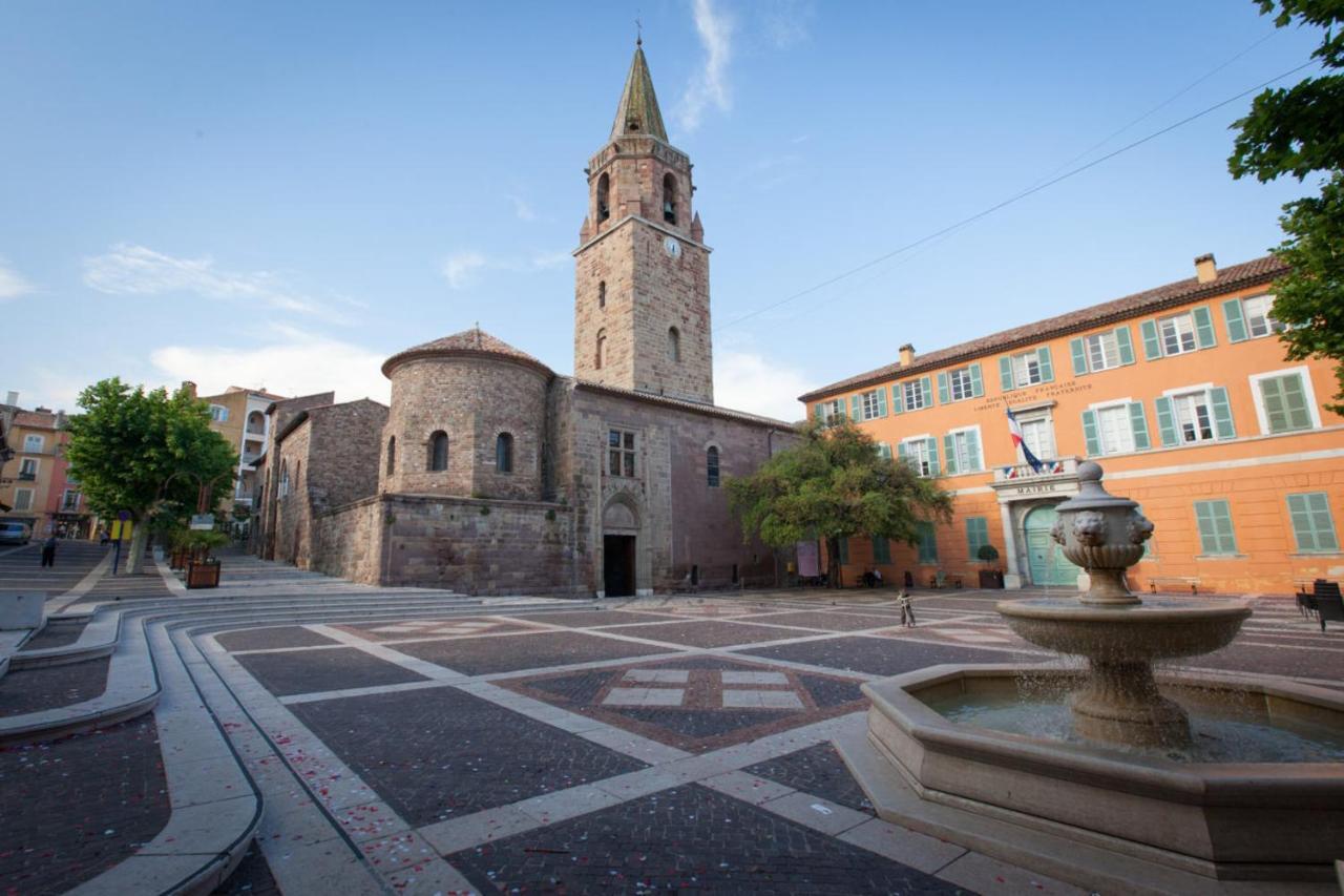 Splendide Studio Au Coeur Historique De Frejus Daire Dış mekan fotoğraf