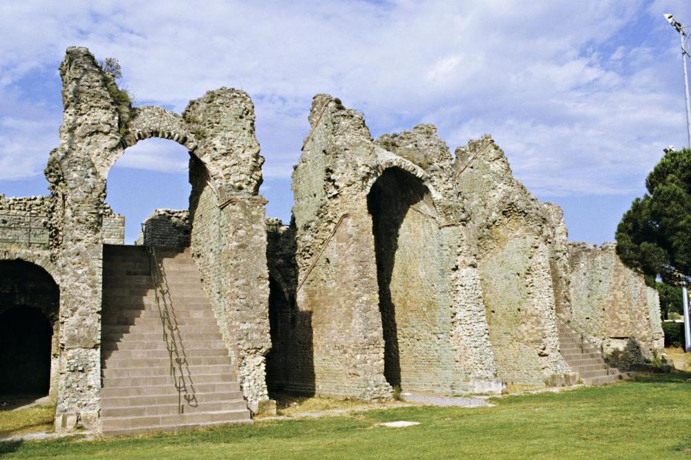 Splendide Studio Au Coeur Historique De Frejus Daire Dış mekan fotoğraf